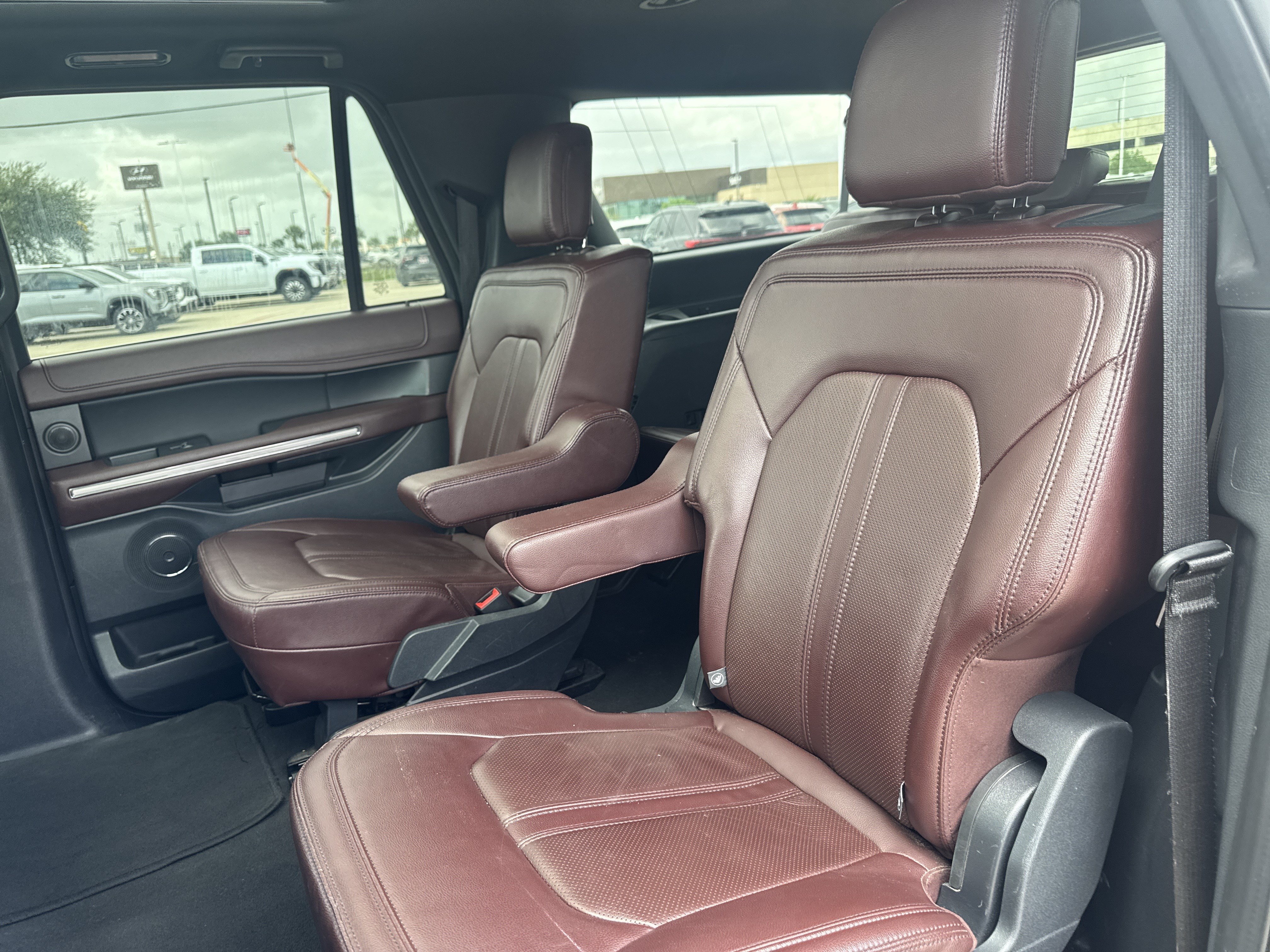 Used 2024 Ford Expedition Max Limited RWD image 9
