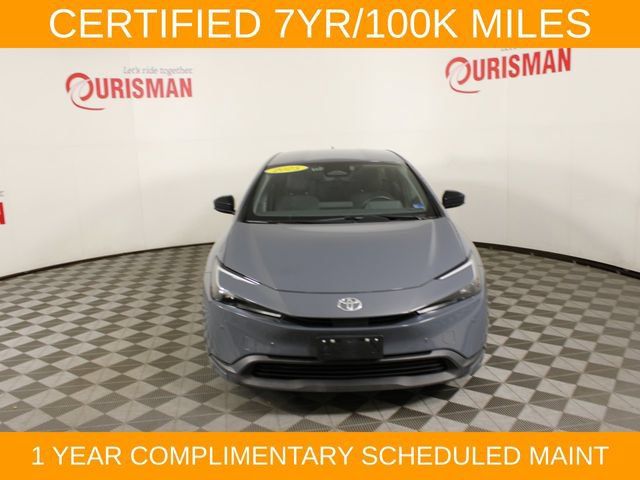 Used 2025 Toyota Prius LE FWD image 11