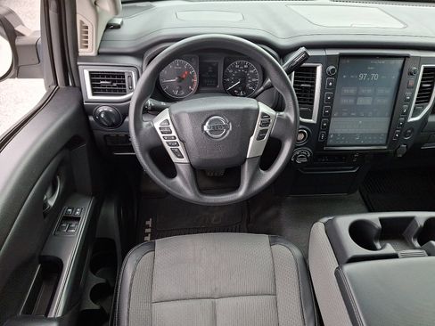 Used 2017 Nissan Titan S image 11