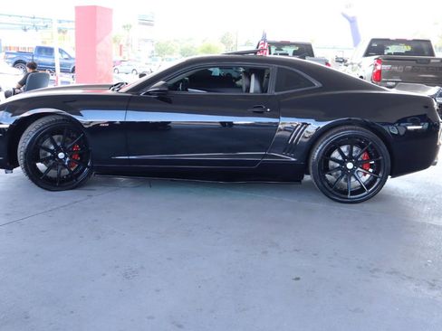 Used 2010 Chevrolet Camaro SS w/ RS Package RWD image 10