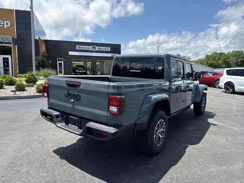 New 2026 Jeep Gladiator Sport AWD/4WD image 13