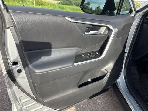Used 2025 Toyota RAV4 XLE w/ Convenience Package FWD image 11