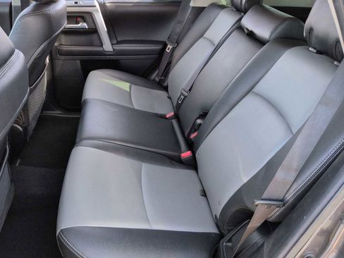 Used 2017 Toyota 4Runner SR5 Premium image 19