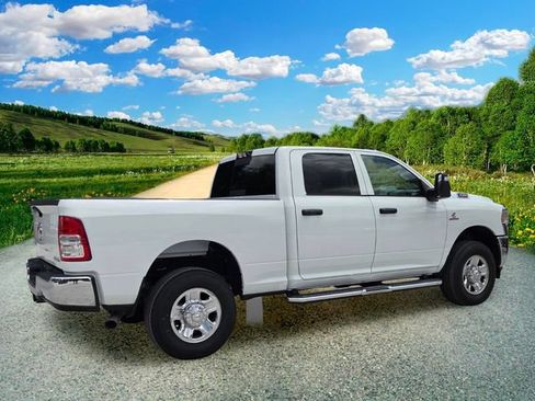 Used 2024 RAM 3500 Tradesman w/ Chrome Appearance Group AWD/4WD image 6
