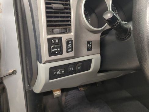 Used 2012 Toyota Tundra 4x4 Double Cab image 12