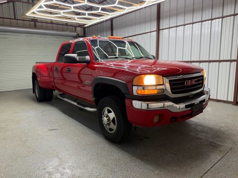 Used 2005 GMC Sierra 3500 SLT w/ Heavy-Duty Power Package AWD/4WD image 1