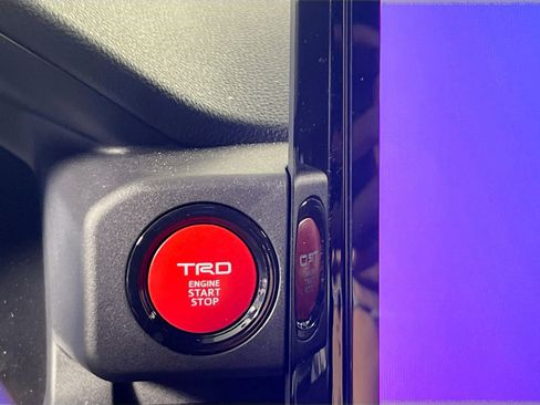 Used 2025 Toyota 4Runner TRD Off-Road Premium AWD/4WD image 24