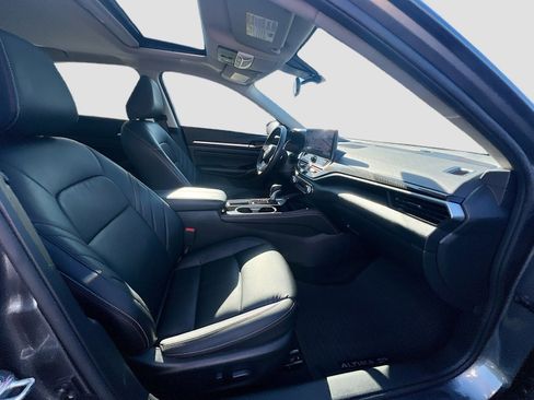 Used 2023 Nissan Altima 2.5 SR w/ SR Premium Package image 30