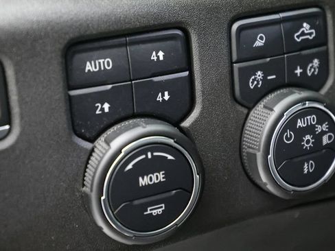 Used 2022 Chevrolet Silverado 1500 LTZ w/ Technology Package AWD/4WD image 21