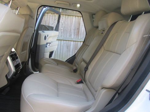Used 2016 Land Rover Range Rover Sport HSE image 64