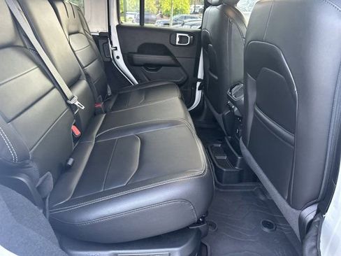 Used 2023 Jeep Wrangler Unlimited Sahara w/ Cold Weather Group image 17