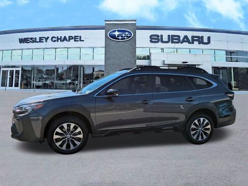 Used 2025 Subaru Outback Premium image 6
