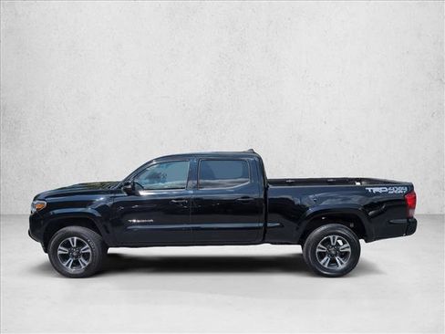 Used 2016 Toyota Tacoma TRD Sport w/ Towing Package AWD/4WD image 9