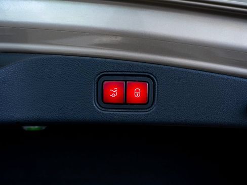 Used 2019 Mercedes-Benz E 450 Coupe image 47