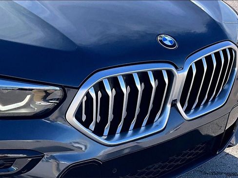 Used 2022 BMW X6 xDrive40i w/ M Sport Package image 28