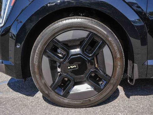 Certified 2024 Kia EV9 GT-Line AWD/4WD image 11