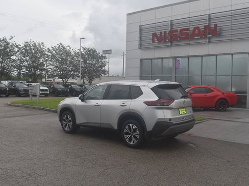 Used 2023 Nissan Rogue SV FWD image 5