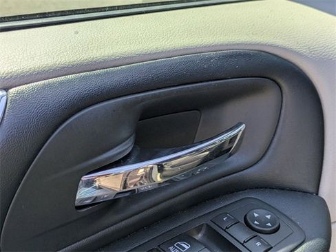 Used 2020 Dodge Grand Caravan SXT image 10
