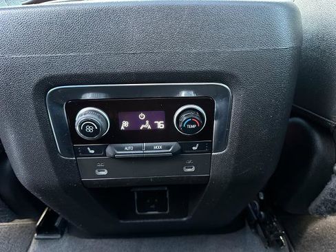 Used 2022 Chevrolet Suburban Z71 w/ Luxury Package image 26