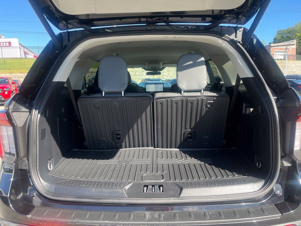 Used 2025 Ford Explorer Active w/ Active Comfort Package AWD/4WD image 6