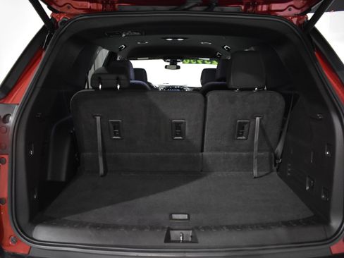 Used 2022 Chevrolet Traverse LT image 32