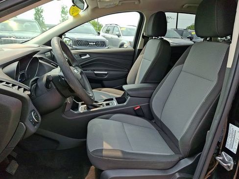 Used 2017 Ford Escape SE w/ Equipment Group 201A AWD/4WD image 13