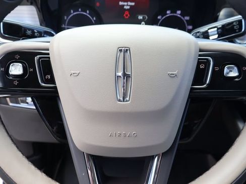 Used 2020 Lincoln Corsair FWD w/ Premium Package image 24