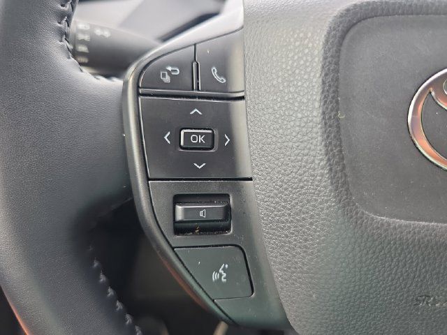 Used 2025 Toyota Prius LE FWD image 19