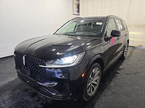 Used 2025 Lincoln Aviator AWD w/ Jet Appearance Package image 1