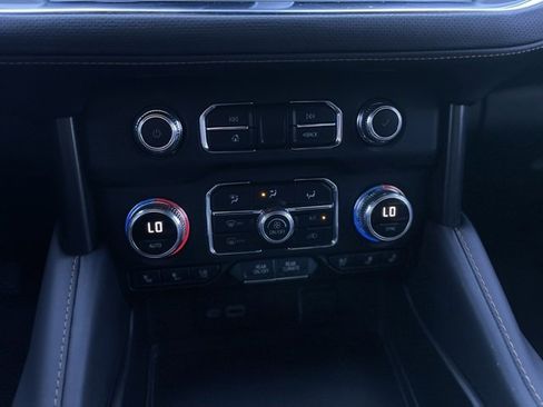 Used 2023 GMC Yukon XL AT4 image 20