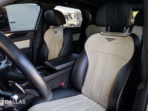 Used 2018 Bentley Bentayga AWD/4WD image 4