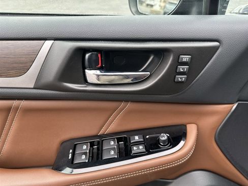 Used 2018 Subaru Outback 2.5i Touring w/ Popular Package #3 image 13