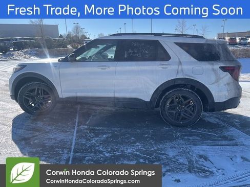Used 2025 Ford Explorer ST-Line w/ ST-Line Street Pack image 8