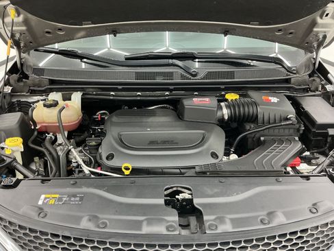 Used 2020 Chrysler Pacifica Touring-L FWD image 41