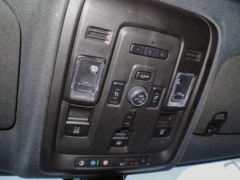 Used 2022 GMC Yukon SLT w/ SLT Premium Package image 36