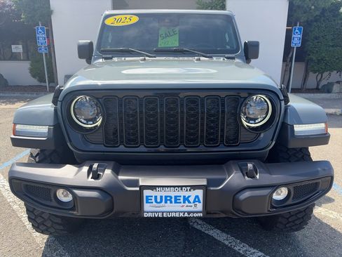 Used 2025 Jeep Gladiator Sport AWD/4WD image 28