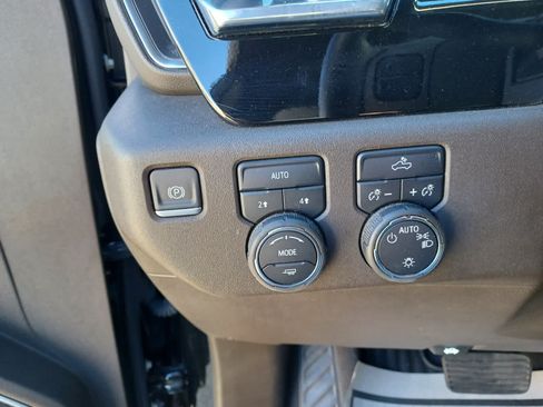 Used 2025 Chevrolet Silverado 1500 LT AWD/4WD image 14