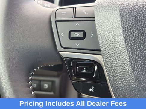 Used 2025 Toyota Camry SE FWD image 17