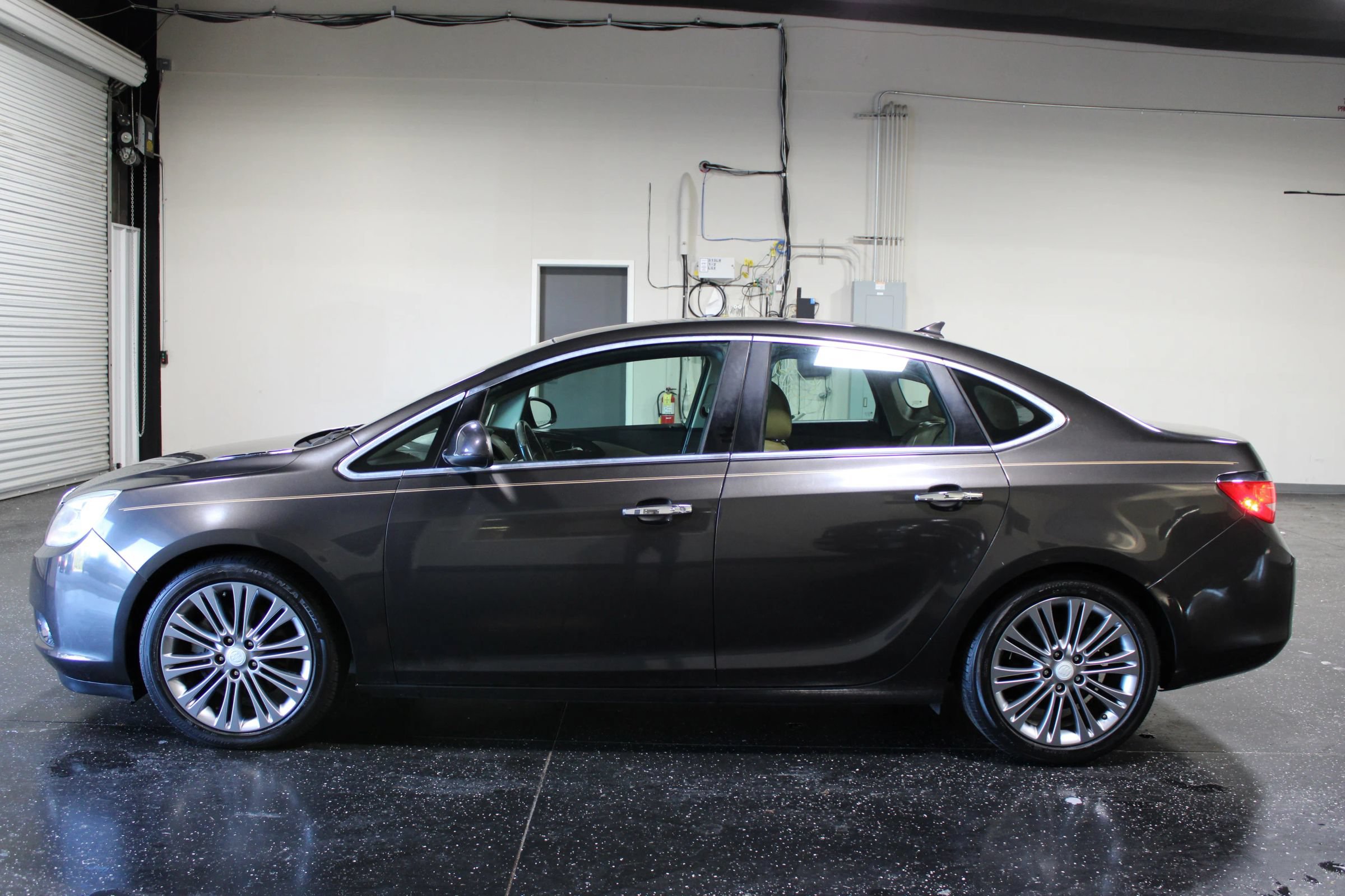 Used 2013 Buick Verano Leather FWD image 8