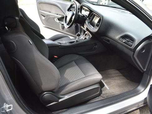 Used 2015 Dodge Challenger R/T w/ Quick Order Package 22B R/T RWD image 17