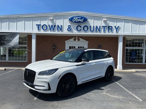 Used 2024 Lincoln Corsair AWD w/ Equipment Group 101A image 1