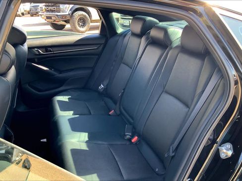 Used 2018 Honda Accord Sport image 21