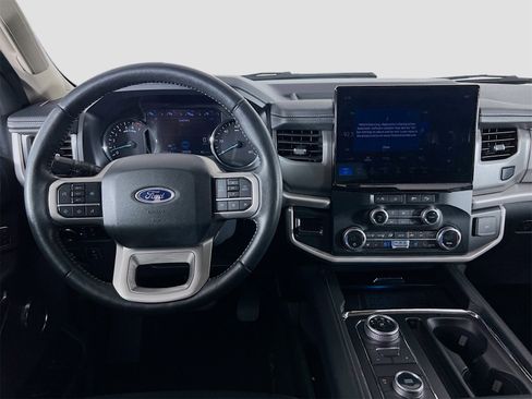 Used 2024 Ford Expedition XLT image 25