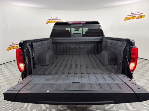 Used 2023 GMC Sierra 1500 SLE w/ Preferred Package RWD image 5