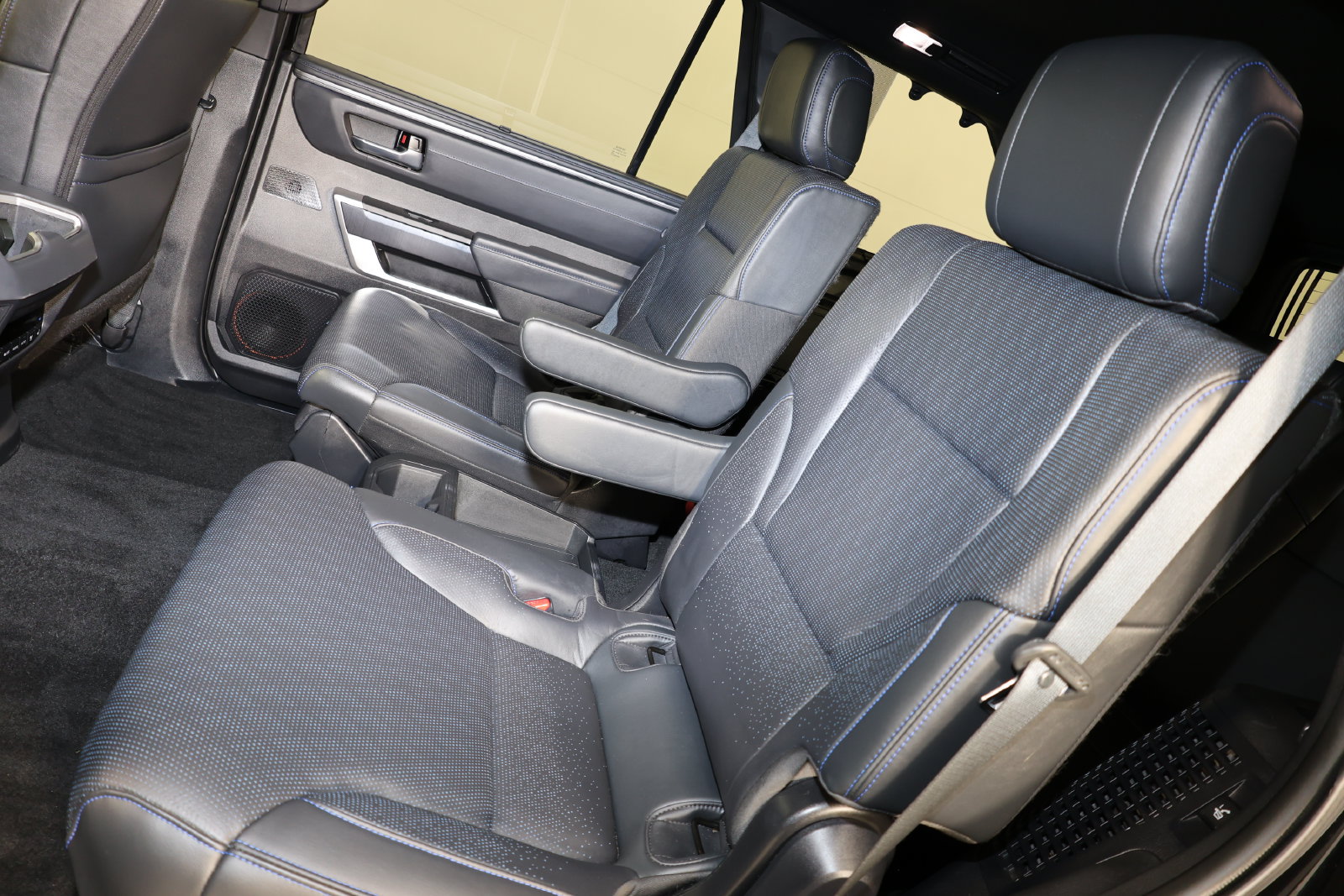 Used 2023 Toyota Sequoia Platinum AWD/4WD image 10