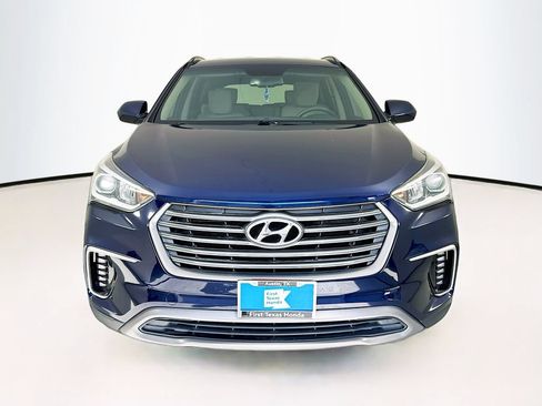 Used 2017 Hyundai Santa Fe SE FWD image 2