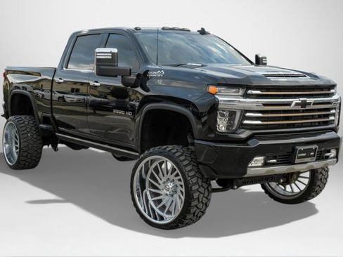 Used 2023 Chevrolet Silverado 3500 High Country w/ Z71 Off-Road Package image 4