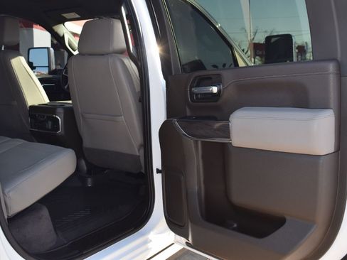 Used 2021 Chevrolet Silverado 2500 LTZ image 12