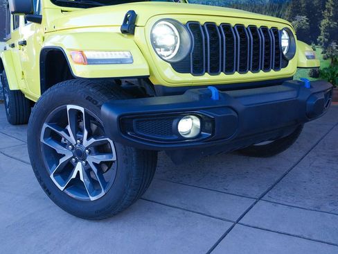 Used 2024 Jeep Wrangler Sport S w/ LED Headlamp & Fog Lamp Group image 7