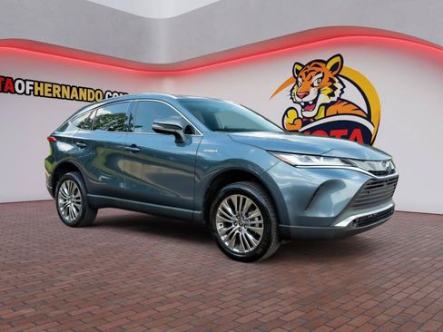 Used 2021 Toyota Venza Limited AWD/4WD image 3